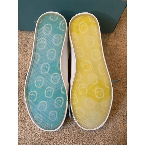 *NWT* TOMS x Happiness Project Men’s White Rainbow Sneakers - Picture 9 of 12